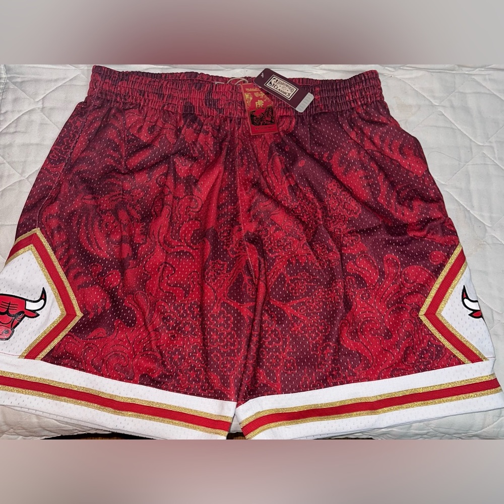 Red and white nba swingman shorts, Chicago bulls